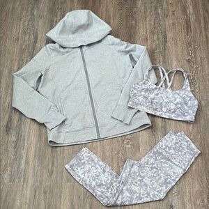 GUC Lululemon 3-piece Bundle. Size Top 8/Bottom 6